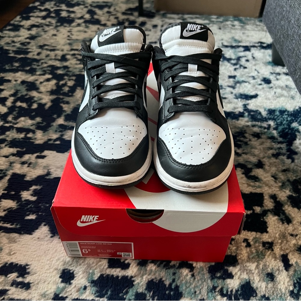 Nike Panda Dunks Black and White Sneakers Mens Size 6.5 / Womens 8